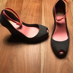 Melissa’s brand 💫 wedges - size 7